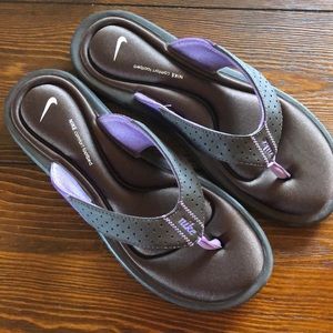Nike comfort footbed flip flops